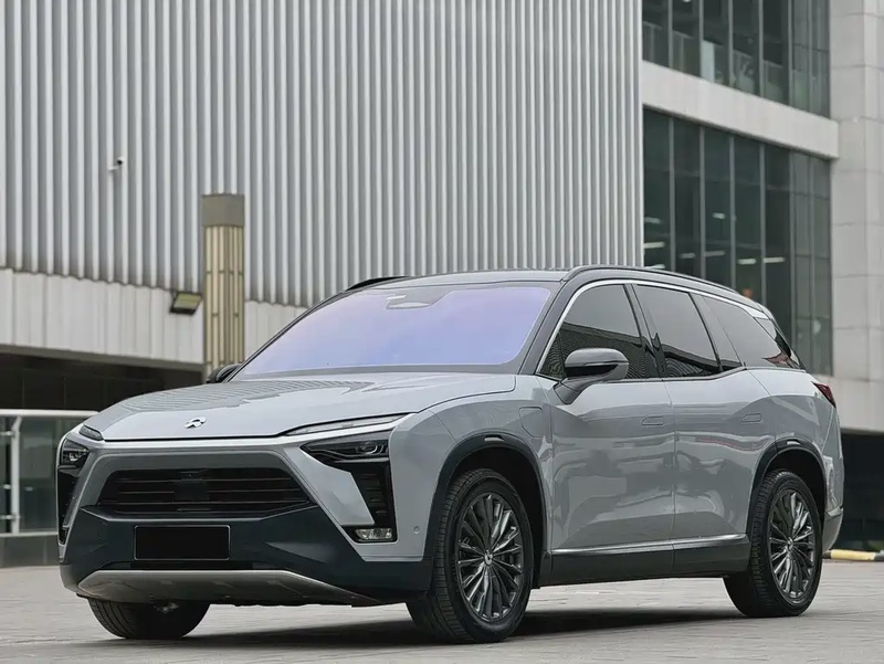 NIO ES8