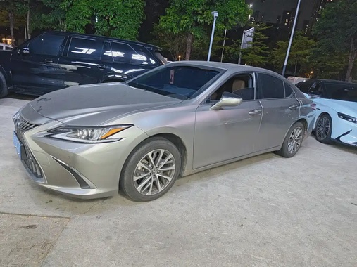 Lexus ES 2023