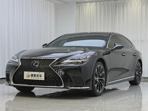 Lexus LS 2022