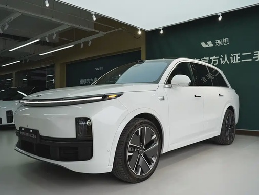 Li Auto L8 2025