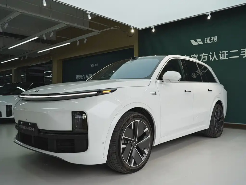 Li Auto L8