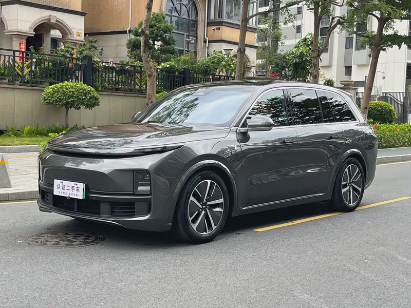 Li Auto L8