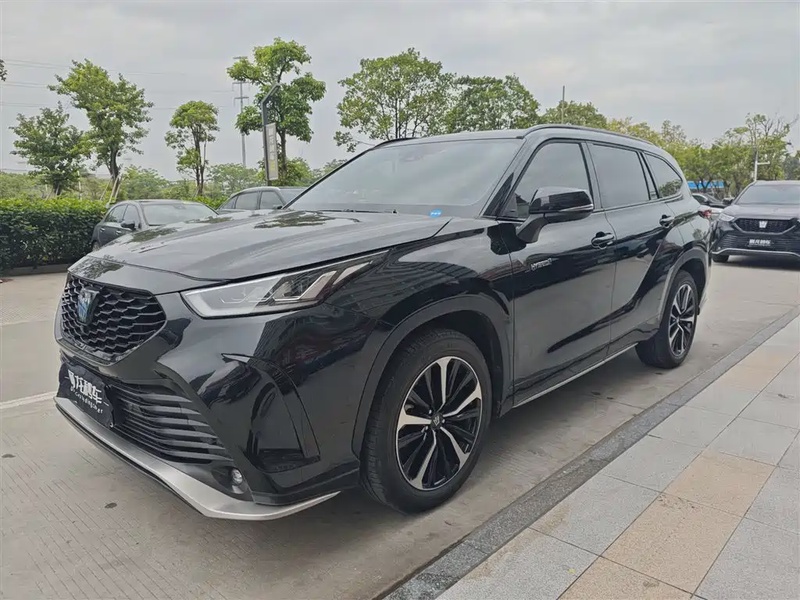 Toyota Crown Kluger