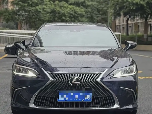 Lexus ES 2022