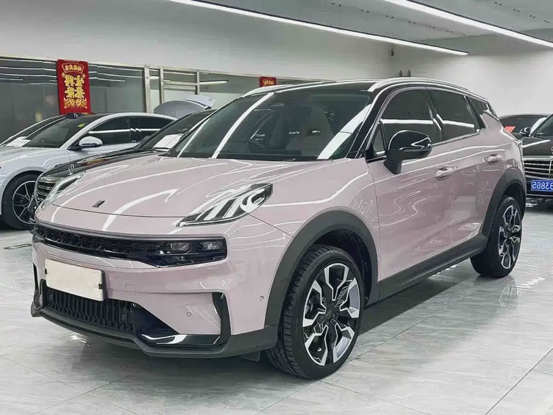 Lynk & Co 06