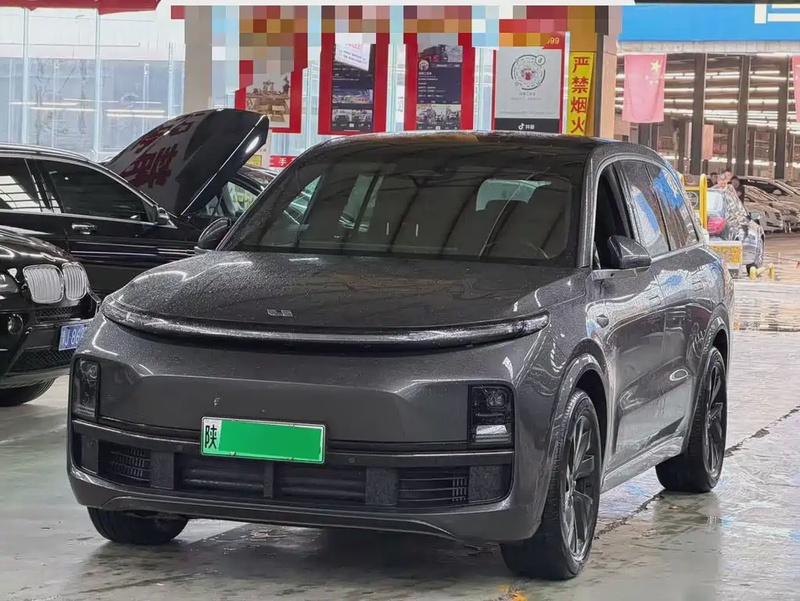 Li Auto L8