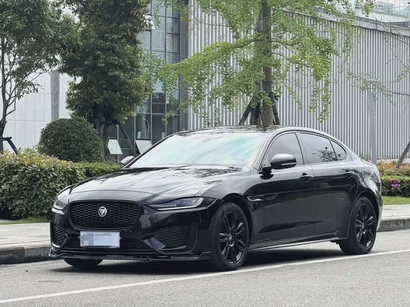 Jaguar XE