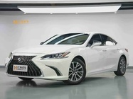 Lexus ES 2024