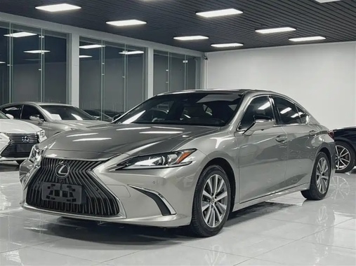 Lexus ES 2019