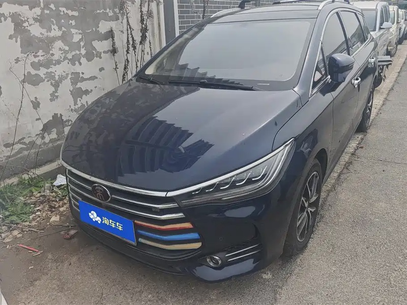 BYD MAX