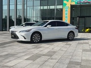 Lexus ES 2021