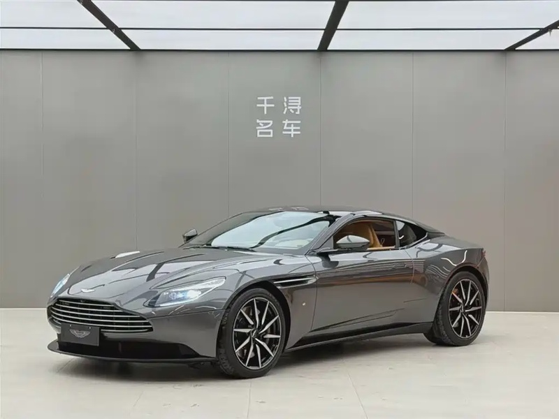 Aston Martin DB11