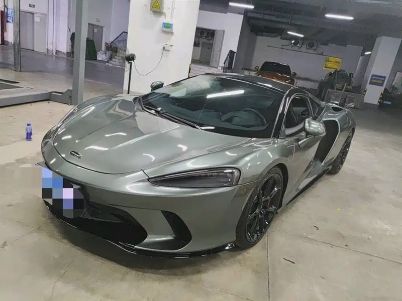 McLaren GT