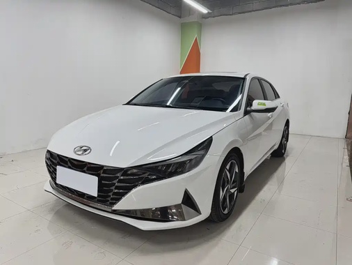 Hyundai Elantra 2022