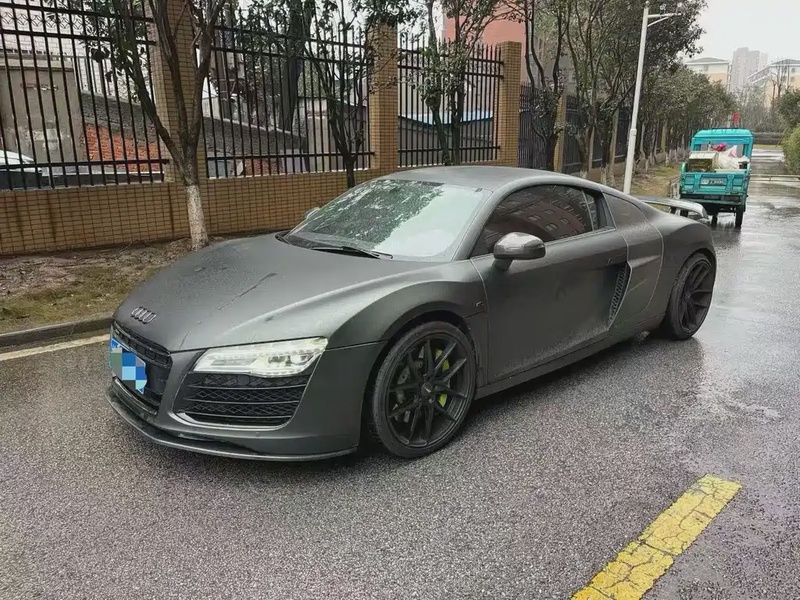 Audi R8