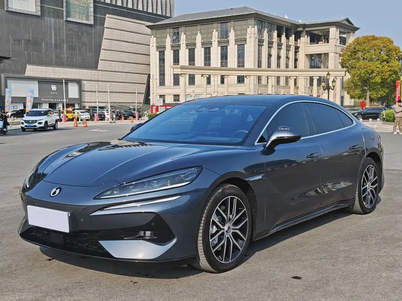 Denza Z9