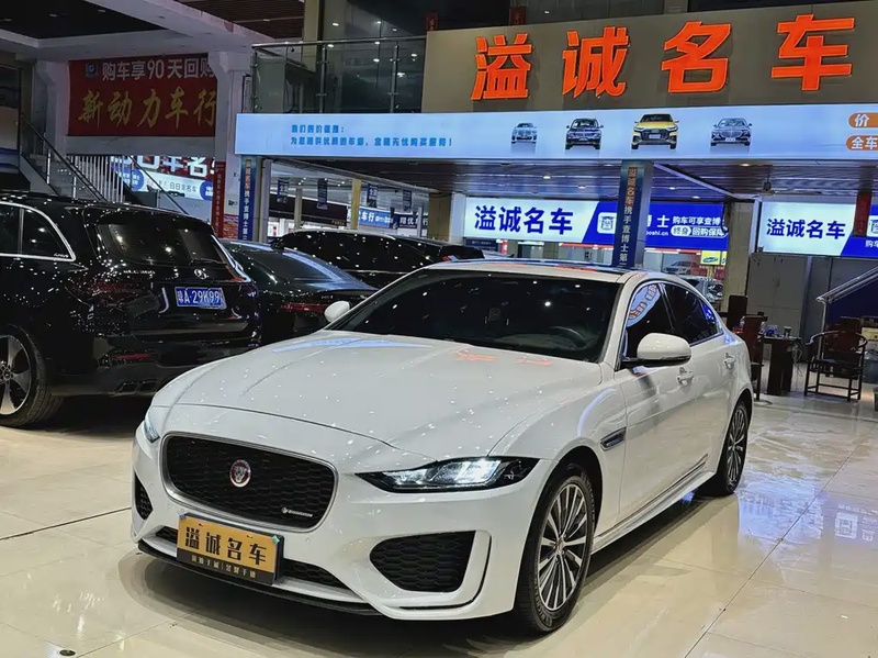 Jaguar XE