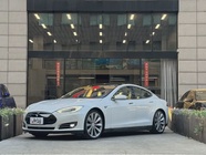 Tesla Model S 2015