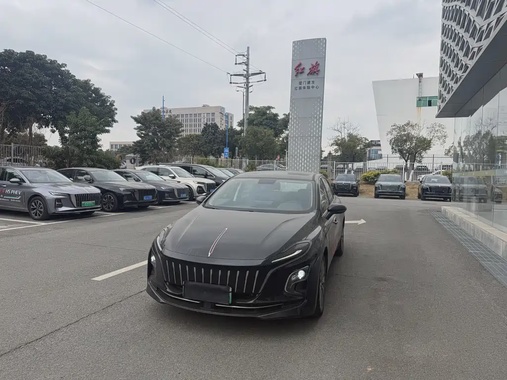 Hongqi E-QM5 2023