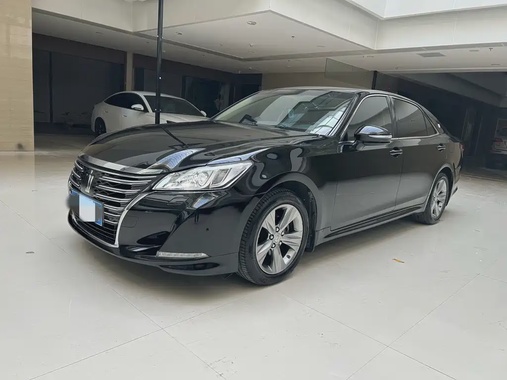 Toyota Crown 2016