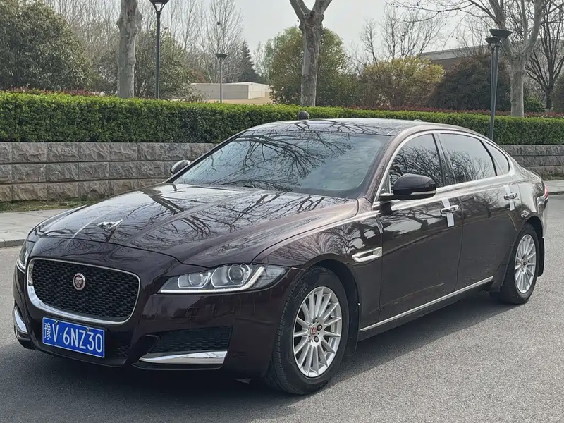 Jaguar XF