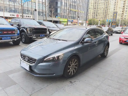 Volvo V40 2014