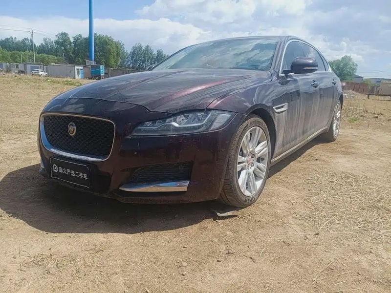 Jaguar XF
