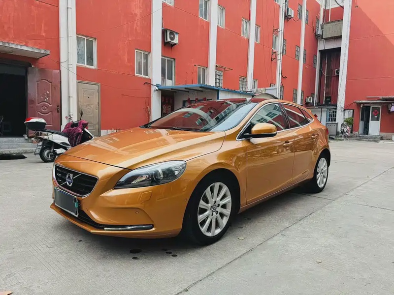 Volvo V40
