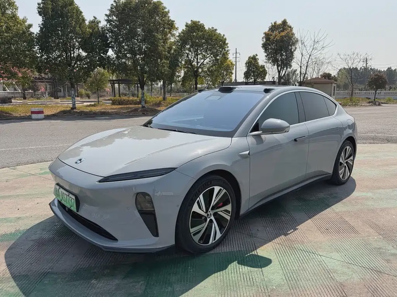 NIO ET5