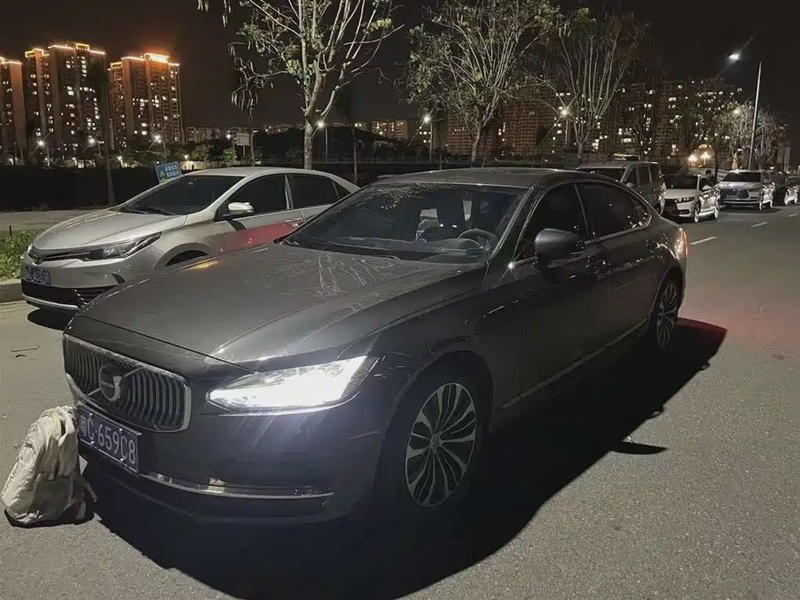 Volvo S90