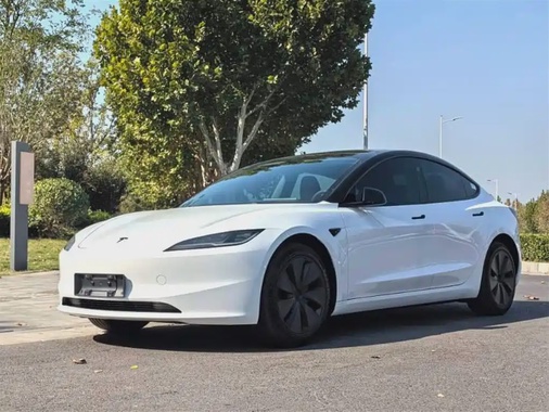 Tesla Model 3 2024