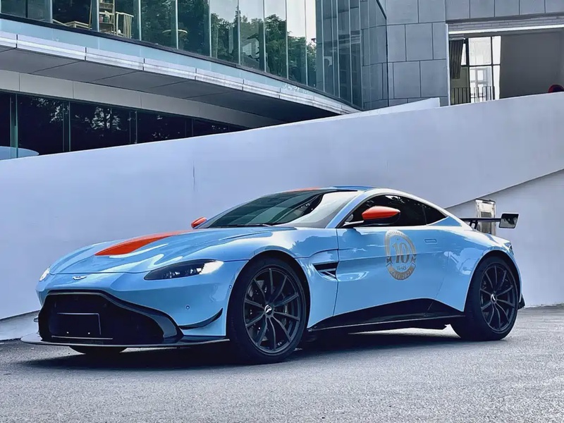 Aston Martin Vantage