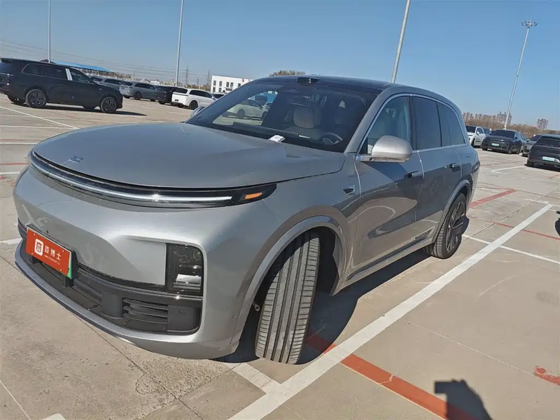 Li Auto L8