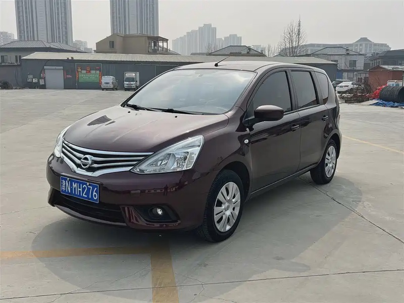 Nissan Livina