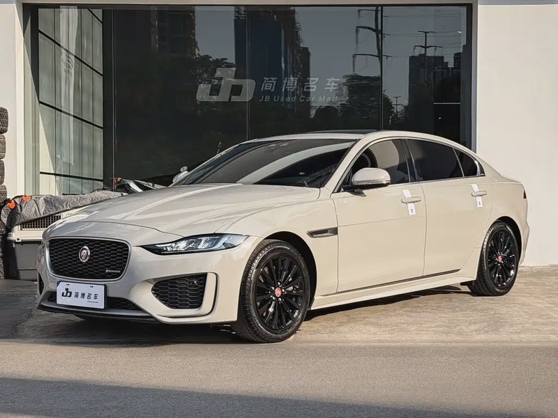 Jaguar XE