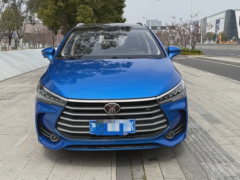 BYD MAX