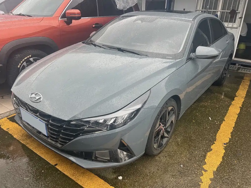 Hyundai Elantra