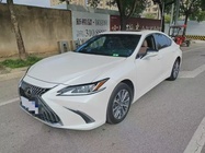 Lexus ES 2023