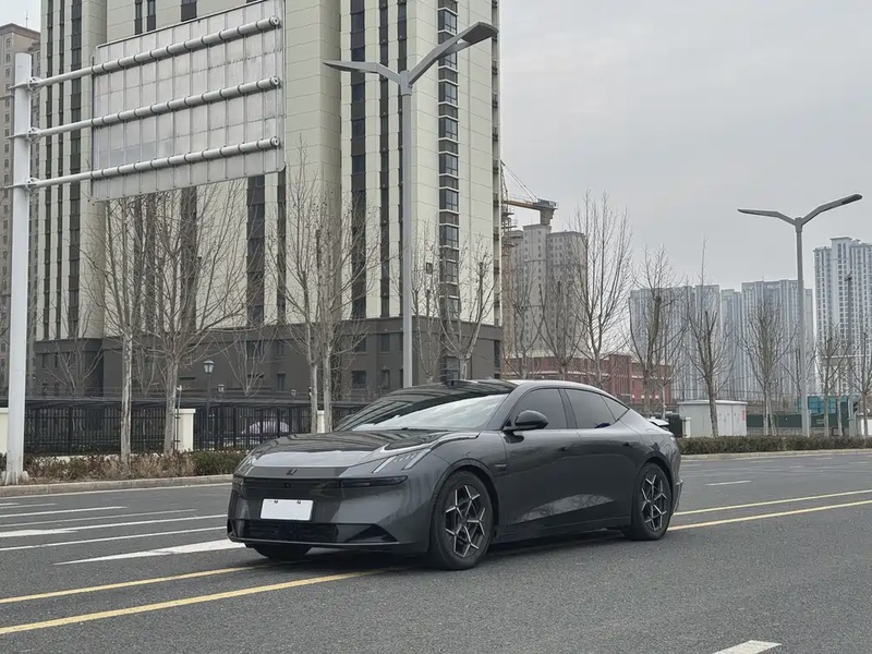 Lynk & Co Z10