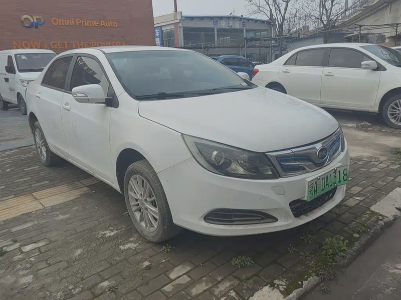 BYD e5