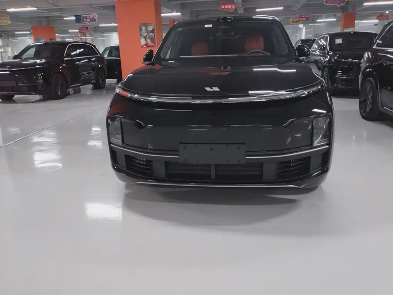 Li Auto L8