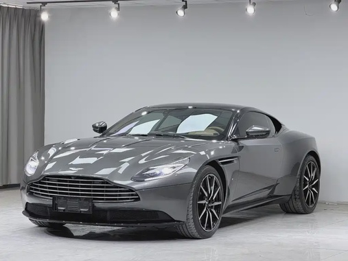 Aston Martin DB11 2017