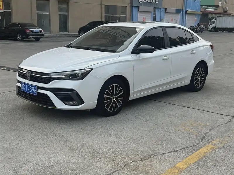 Roewe i5