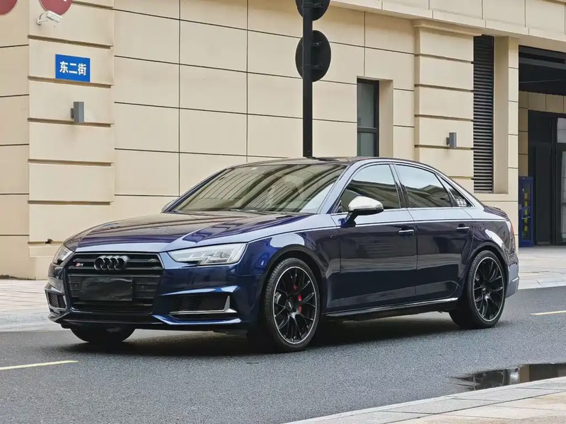 Audi S4