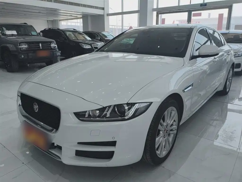Jaguar XE