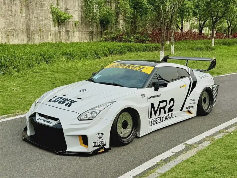 Nissan GT-R