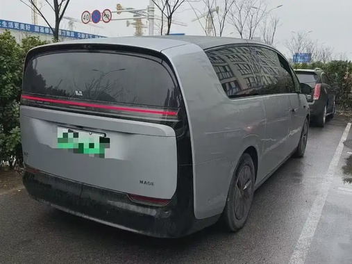 Li Auto MEGA 2025