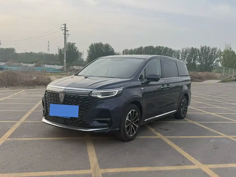 Roewe iMAX8
