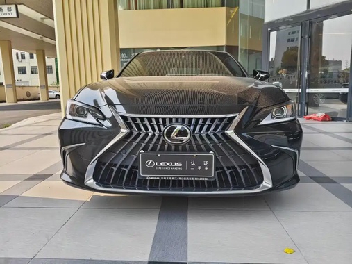Lexus ES 2024