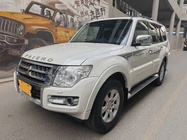 Mitsubishi Pajero 2015